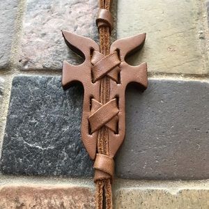 FRYE Leather Tassel Pull/Logo Charm